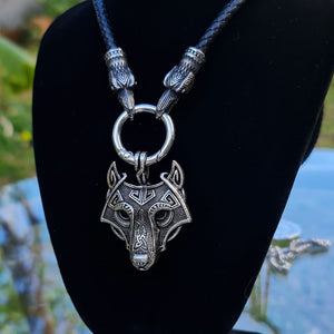Fenrir Head & Wolves Head Necklace - vikingenes