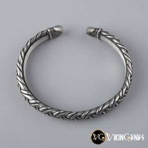 Viking Arm Ring - Traditional Scandinavian Pattern - vikingenes