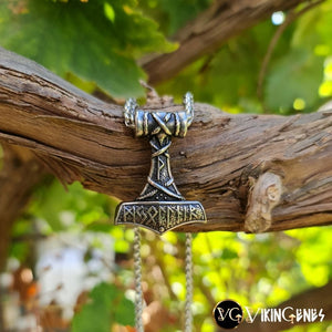 Thor's Hammer Mjolnir Runes Necklace - vikingenes