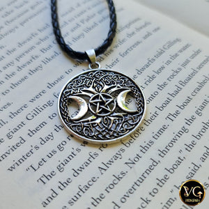 Triple Moon Goddess Necklace - vikingenes