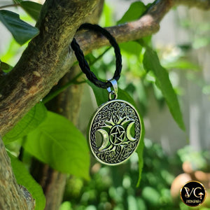 Triple Moon Goddess Necklace - vikingenes