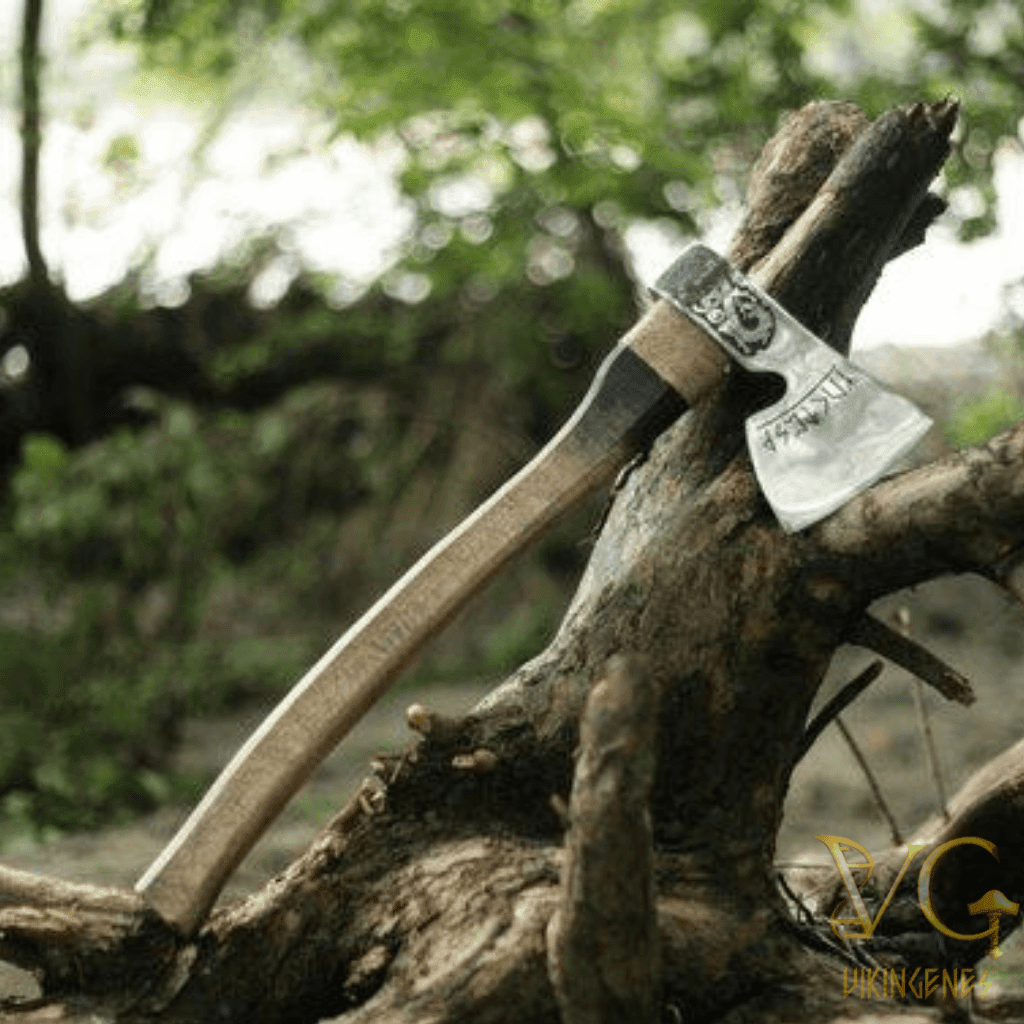 Forged by Steel Axe With Wood Handle - Vikingenes ™